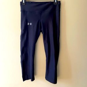 Compression Under Armour capri legging with zipper pocket